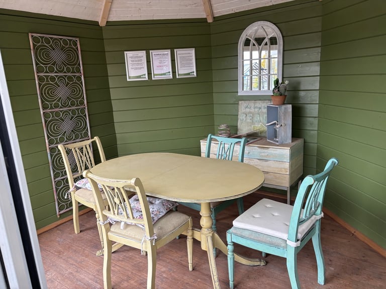 Ex Display Lugarde Octagonal Garden Room