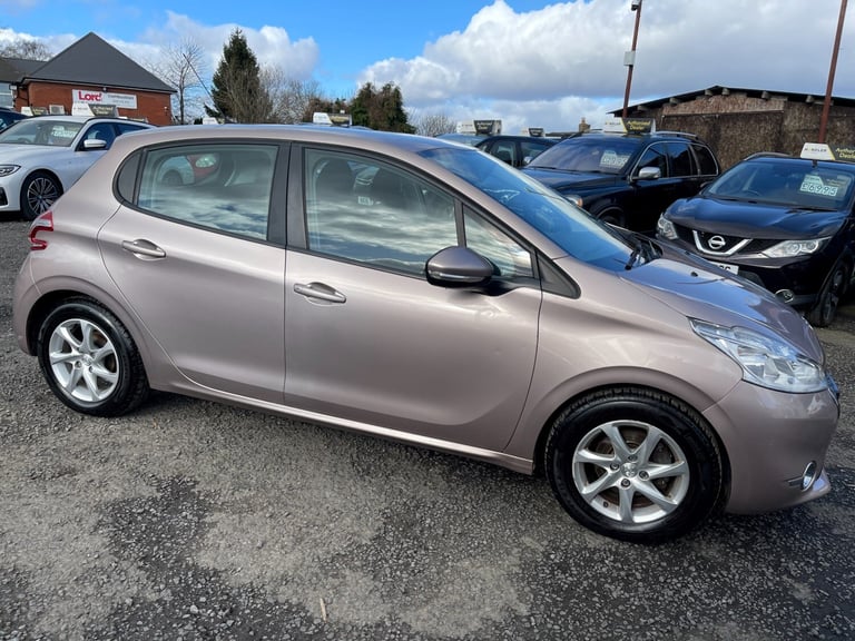 2014 Peugeot 208 ACTIVE 5-Door Petrol