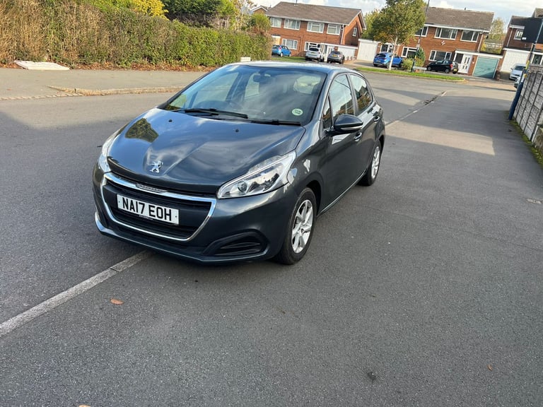 PEUGEOT 208 PURETECH 2017 WITH ONLY 33 K MILES EXCELLENT CONDITION
