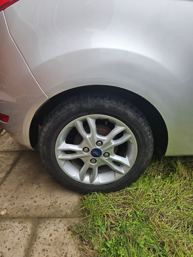 Ford, FIESTA, Hatchback, 2015, Manual, 1241 (cc), 3 doors