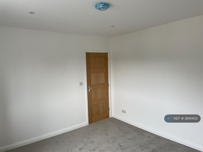 1 bedroom flat in Hampton Lane, Blackfield, Southampton, SO45 (1 bed) (#2641453)