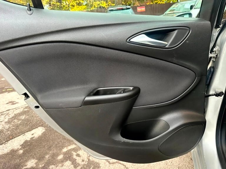 Vauxhall Astra SRI -6 SPEED, ONLY 66159 MILES, LANE ASSIST, REAR PARKING SENSORS