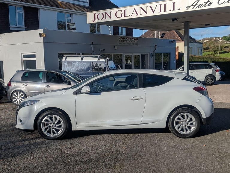 2013 Renault Megane 1.5 dCi Dynamique TomTom Euro 5 3dr COUPE Diesel Manual