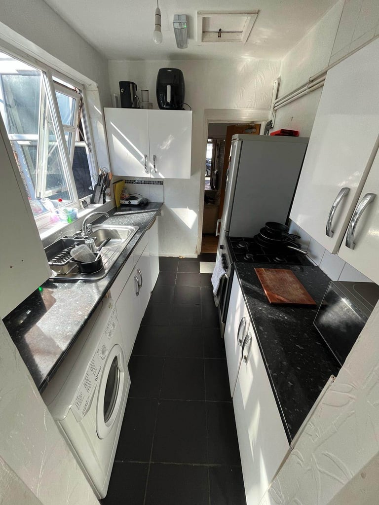 ⚡️ Fresh Start FAST! Furnished Shared Rooms in Birmingham – Zero Upfront Cost.