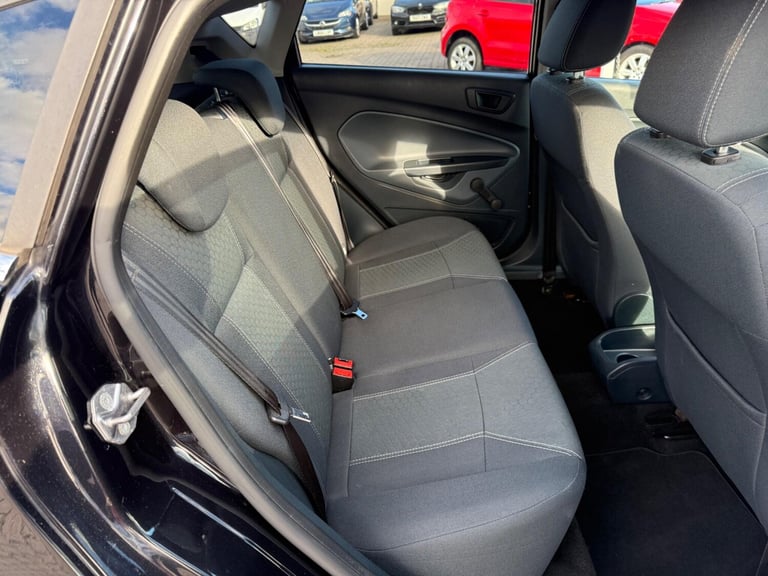 2011 Ford Fiesta 1.4 Titanium 5dr HATCHBACK Petrol Automatic