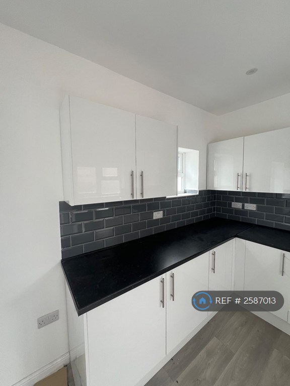 5 bedroom house in Cromwell Road, Newport, NP19 (5 bed) (#2587013)