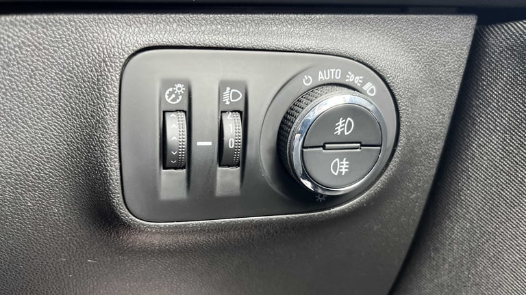 2018 Vauxhall Corsa 1.4 Griffin 3dr HATCHBACK PETROL Manual