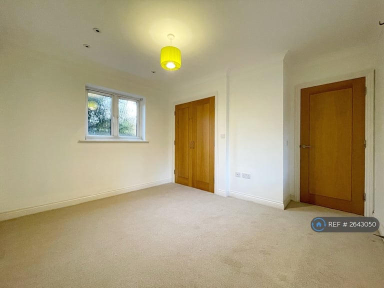 5 bedroom house in Willowmead Close, Runcton, Chichester, PO20 (5 bed) (#2643050)