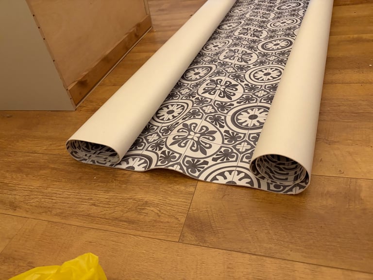 image for Classic Victorian Tile Vinyl by Remland (2x 4)