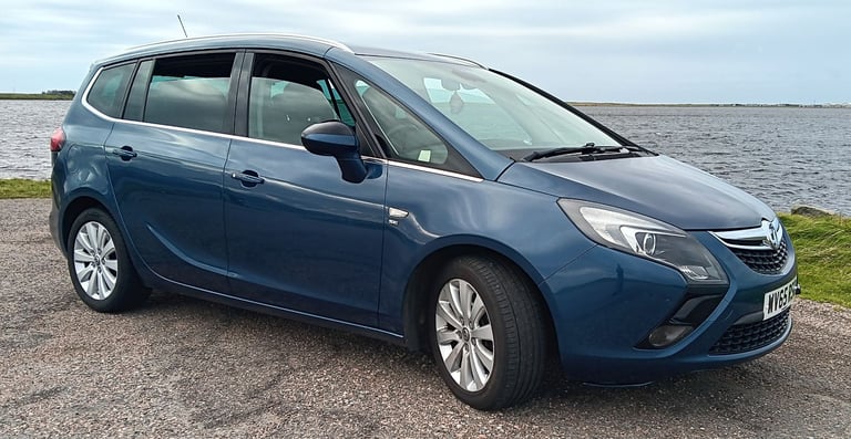7 Seater Vauxhall Zafira Tourer 2.0