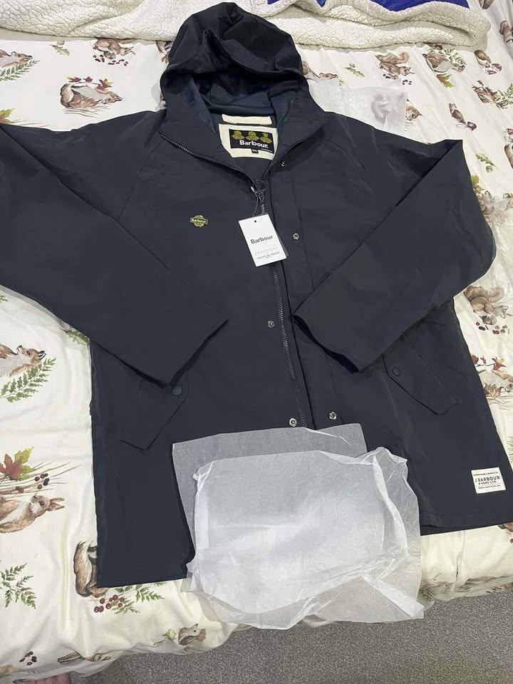 image for Brand new Barbour Men’s Bobbin Waterproof Jacket XXL *Cost £219*
