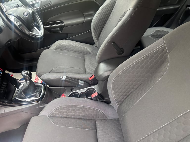 Ford, FIESTA, Hatchback, 2013, Manual, 1560 (cc), 3 doors