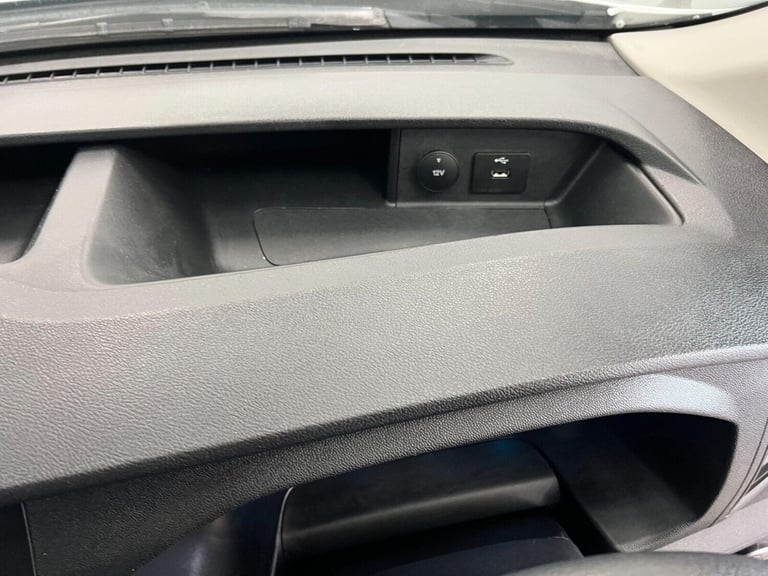 2023 Ford Transit 2.0 350 EcoBlue Leader FWD L4 Euro 6 (s/s) 2dr Luton Diesel Manual