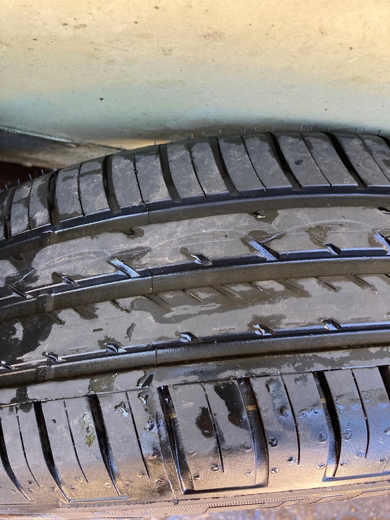 Seat Ibiza Alloy Wheels With Nearly New  185/60/15 Fulda Tyres. 6jx15 6J0601025m