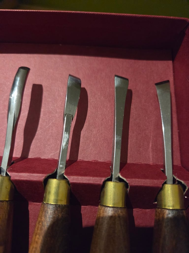 6 Crown woodcarving chisel set lathe Axminster wood turning