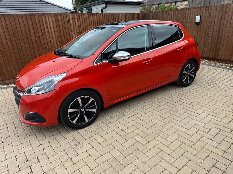 Peugeot, 208 2018, Manual, only 16k miles 