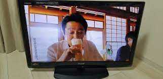 Sharp Aquos 32'' LCD HD Ready Digital TV integrated Freeview tuner,