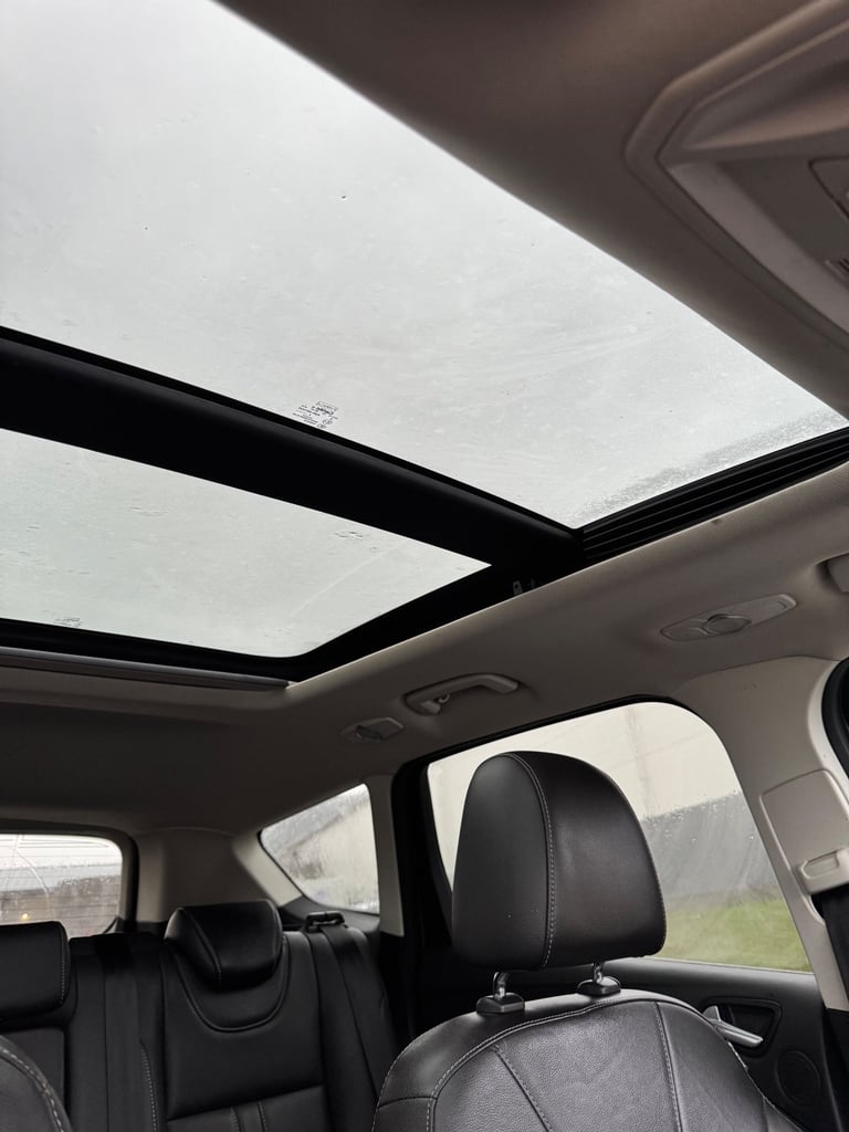 Ford, KUGA, Hatchback, 2014, Manual, 1997 (cc), 5 doors