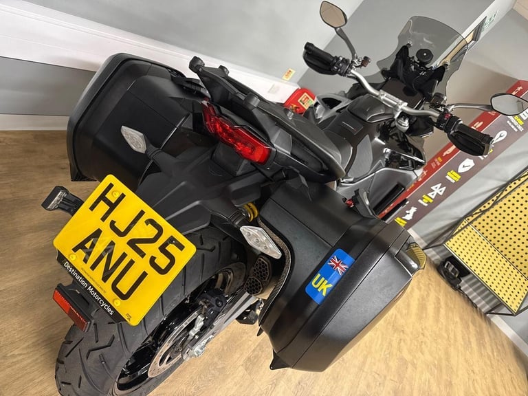 2025 Ducati Multistrada V4 S black Manual