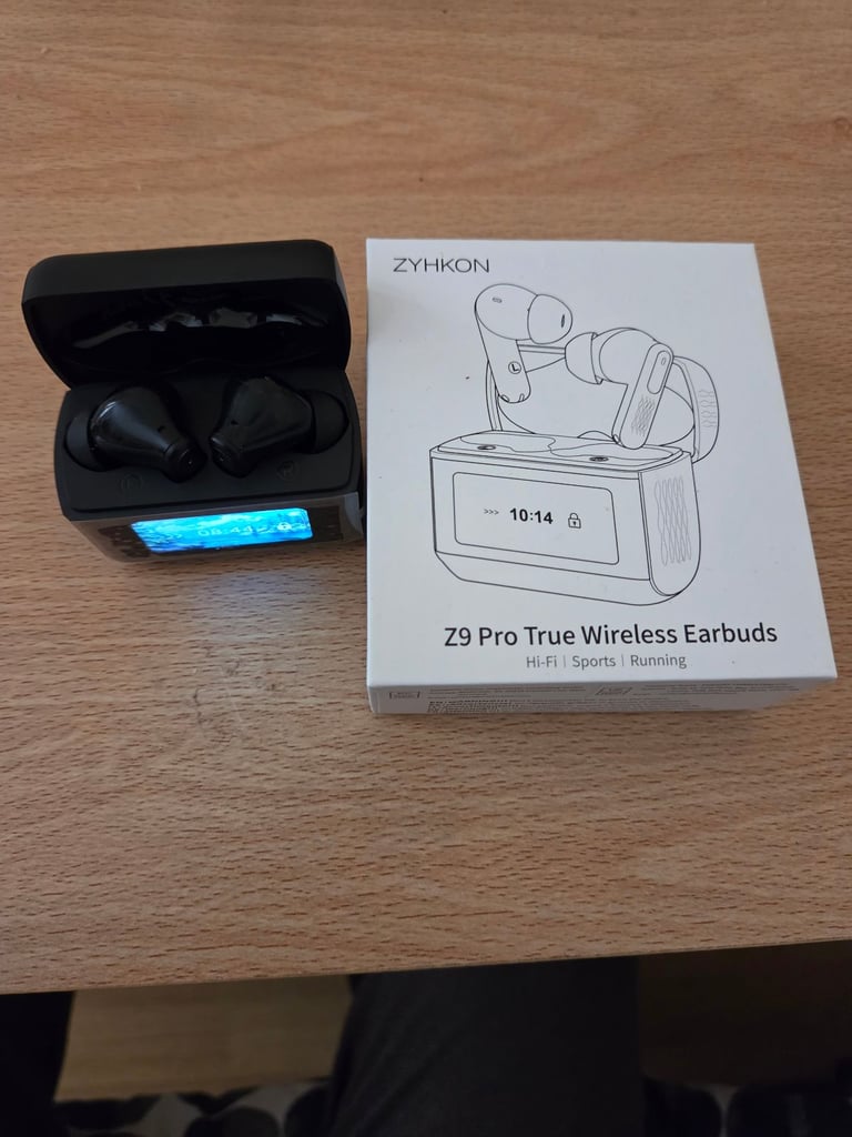 PRO Z9 WIRELESS BLUETOOTH 5.4 EARBUDS TOUCHSCREEN. NEW BOXED UNUSED 