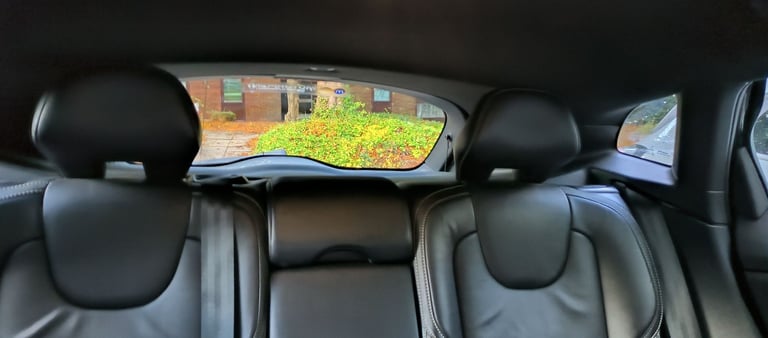 Volvo, V40 D4 R Design Pro, Hatchback, 2017, Manual, 1969 (cc), 5 doors - Price Negotiable.