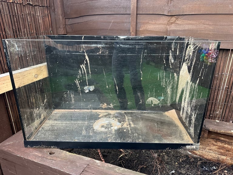 Spare fish tank 80l
