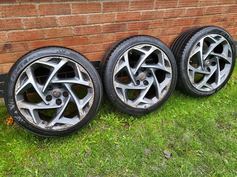 19 inch Vauxhall Insignia S Alloy wheels 