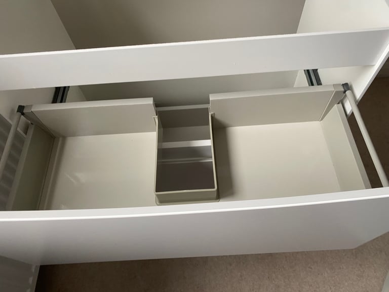 NEW BATHROOM VANITY UNIT 