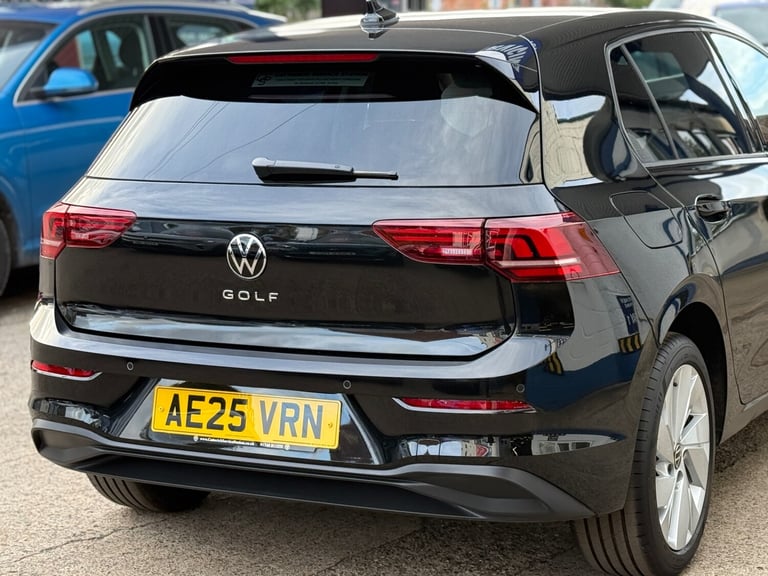 2025 Volkswagen Golf 1.5 TSI Match 5dr, UNDER 3300 MILES, MAY 2028 VOLKSWAGEN WARRANTY HATCHBACK ...