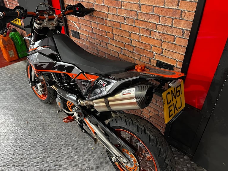 2012 KTM 690 SMC LOTS OF EXTRAS