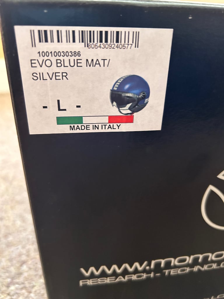 NEW MOMO DESIGN MOTORCYCLE HELMET