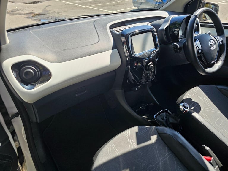 TOYOTA AYGO 1.0 VVT-i x-pression 2015