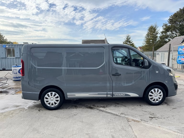 Vauxhall, VIVARO, Panel Van, 2015, Manual, 1598 (cc)