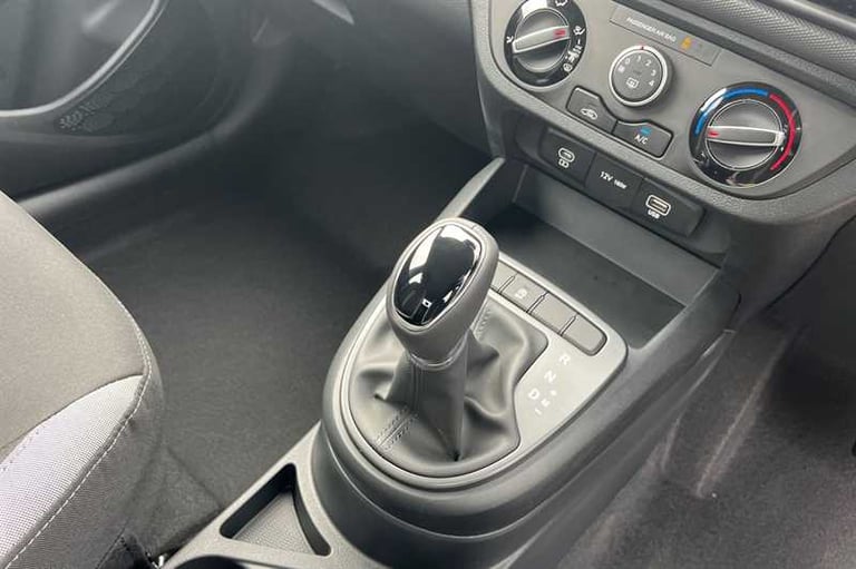 2025 Hyundai i10 1.0 Advance Hatchback 5dr Petrol Auto Euro 6 (s/s) (63 ps) Hatchback Petrol Auto...
