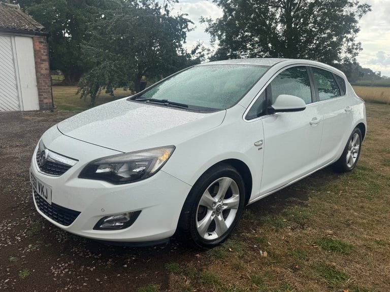 image for 2011 Vauxhall Astra 2.0 CDTi 16V ecoFLEX SRi 5dr [Start Stop] HATCHBACK Diesel Manual
