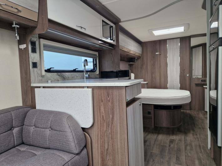 2022 Coachman Lusso II Used Caravan