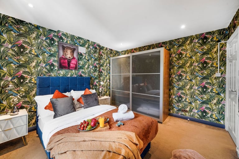 Fully furnished 1 bed