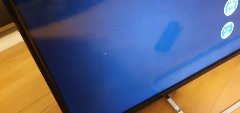 JVC 50 INCH FULL HD FREEVIEW TV + REMOTE ( NOT A SMART TV ) 1 DEAD PIXEL HENCE PRICE £30