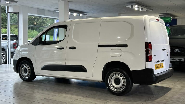 2021 Vauxhall Combo 2300 1.5 Turbo D 100ps H1 Dynamic Van Van Diesel Manual