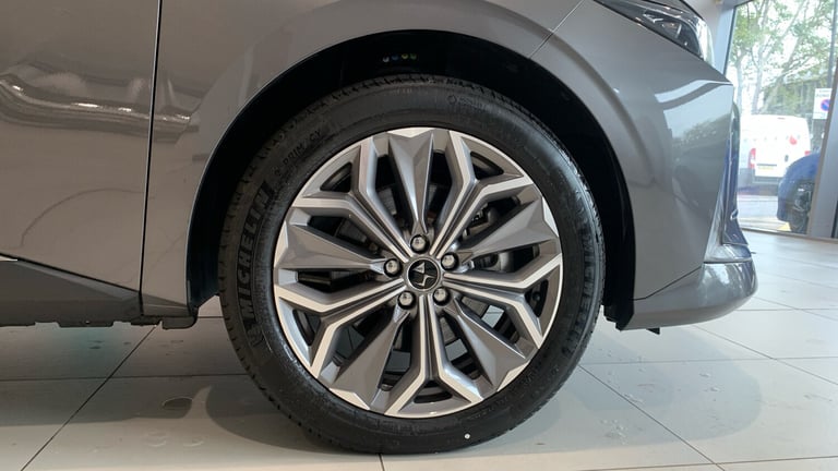 2023 DS Automobiles DS 4 1.6 E-TENSE 12.4kWh Trocadero EAT8 Euro 6 (s/s) 5dr Hatchback Hybrid Aut...