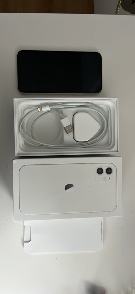 iPhone 11 (white)