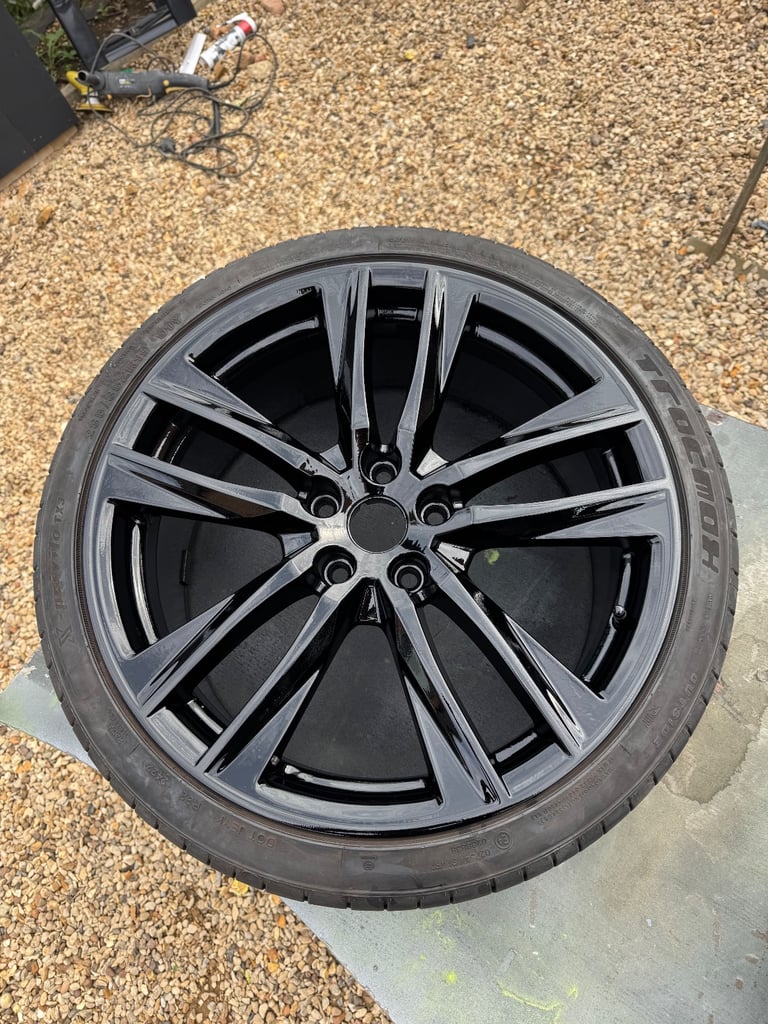 Genuine Seat Leon cupra 290 alloys refurbished in gloss black