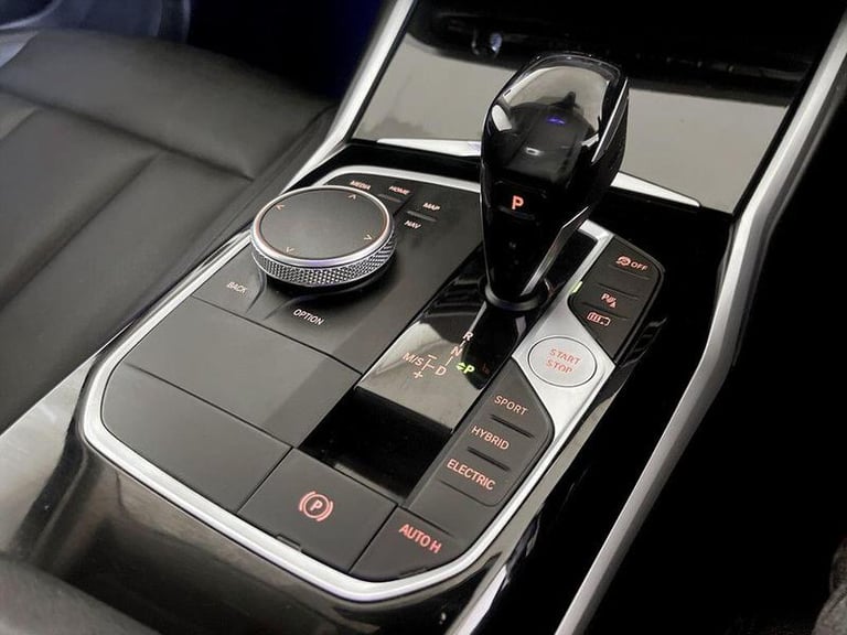 2019 BMW 3 Series 330e SE Pro 4dr Auto SALOON PETROL/ELECTRIC Automatic