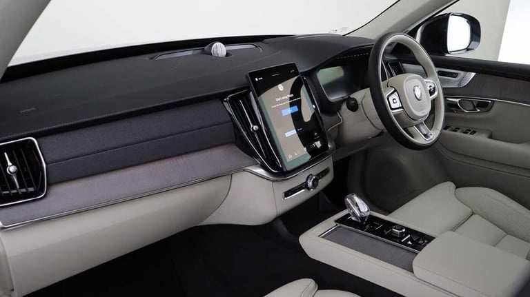 2025 Volvo XC90 T8 AWD PHEV Ultra Dark (Blond, Sunroof, Bowers &amp; Wilkins, 360 Camera) ESTATE ...