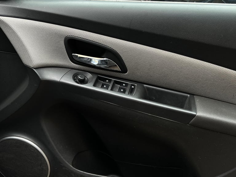 2011 Chevrolet Cruze 1.8 LT 4dr SALOON PETROL Manual