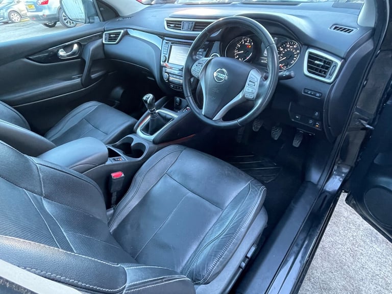 2015 Nissan Qashqai 1.6 DIG-T Tekna SUV 5dr Petrol Manual 2WD Euro 6 (s/s) (163