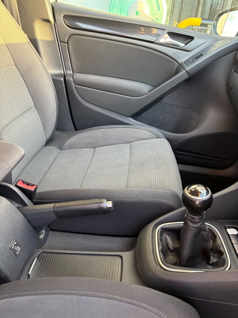 Volkswagen, GOLF, Hatchback, 2011, Manual, 1598 (cc), 5 doors