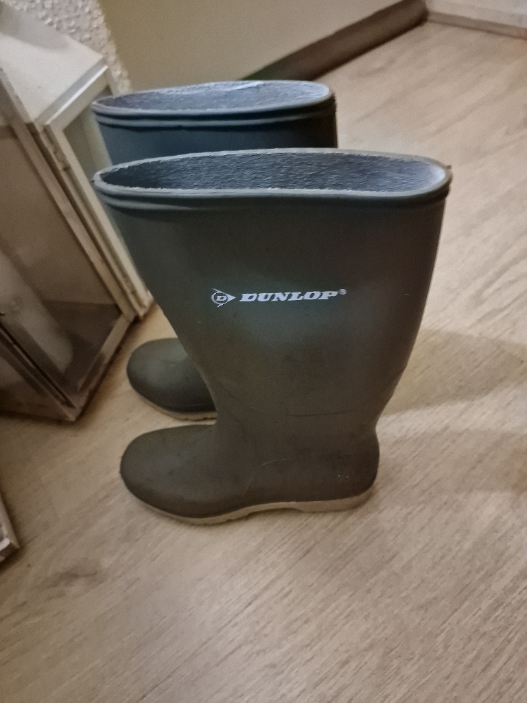 Gumtree wellies store