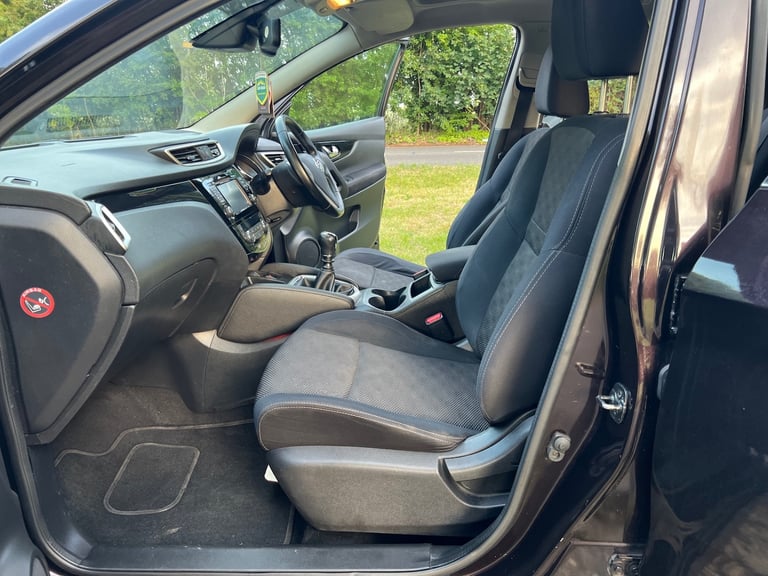 2014 Nissan Qashqai 1.2 DiG-T Acenta Premium 5dr HATCHBACK Petrol Manual