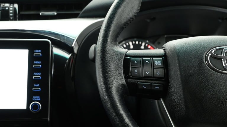 2024 Toyota Hilux 2.8 D-4D Invincible Pickup Double Cab 4dr Diesel Auto 4WD Euro 6 (s/s) (204 Pic...